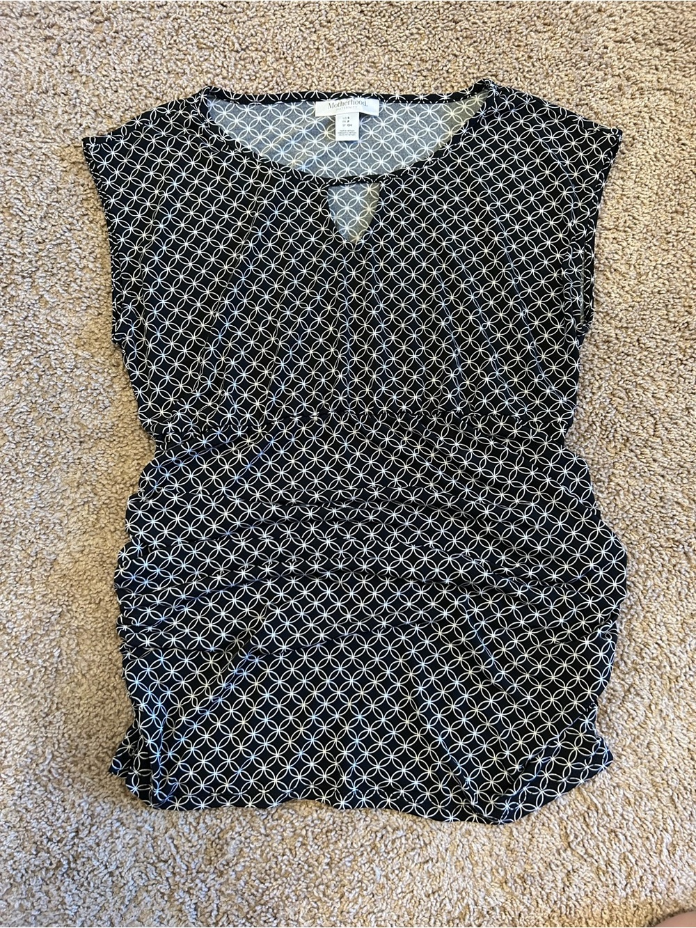 Motherhood Maternity Black & White Circle Pattern Top